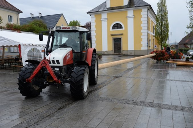 Maibaum aufstellen am 03.05.2015