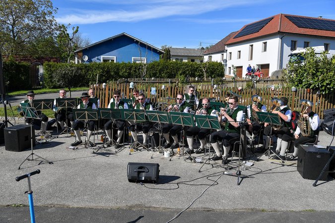 Maibaum zurückbringen nach Wartberg ob der Aist